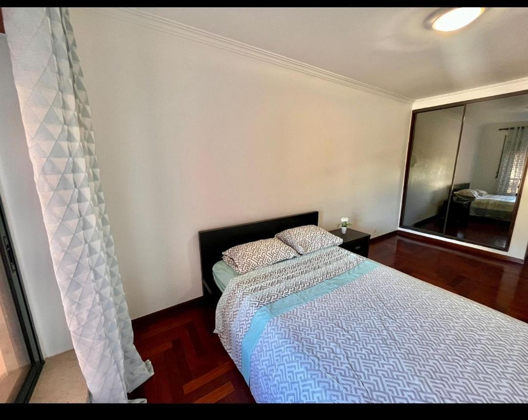 Ferienwohnung Quarto Boa Localizacao Com Cozinha E Casa De Banho Caparica Exterior foto