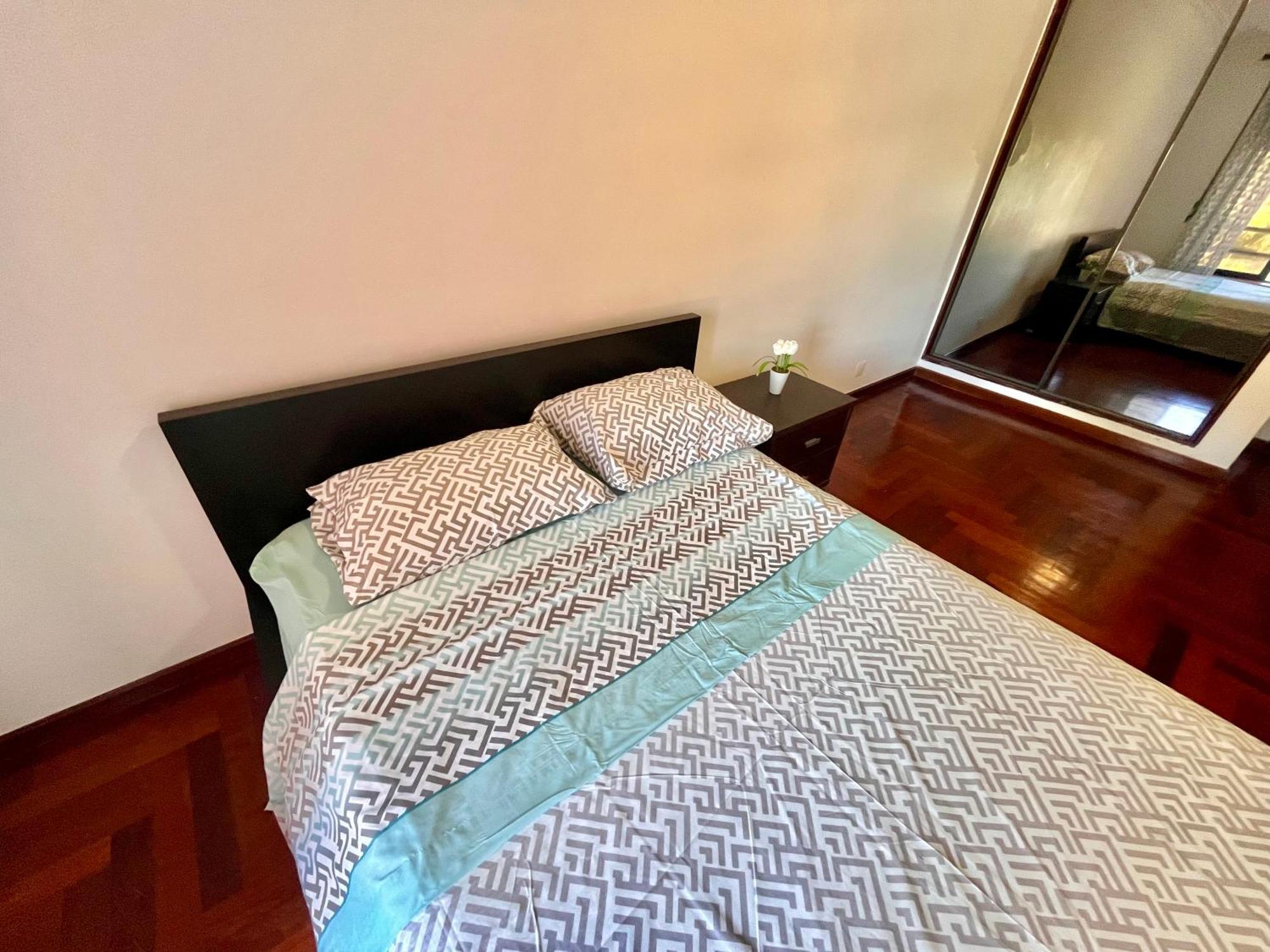Ferienwohnung Quarto Boa Localizacao Com Cozinha E Casa De Banho Caparica Exterior foto