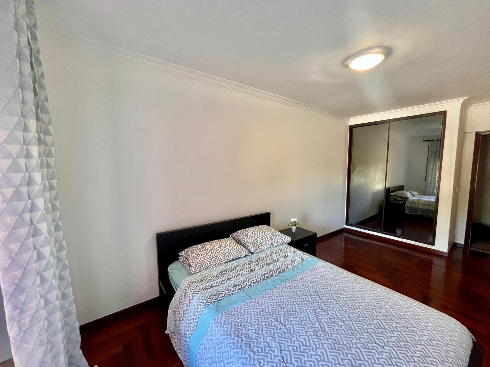 Ferienwohnung Quarto Boa Localizacao Com Cozinha E Casa De Banho Caparica Exterior foto
