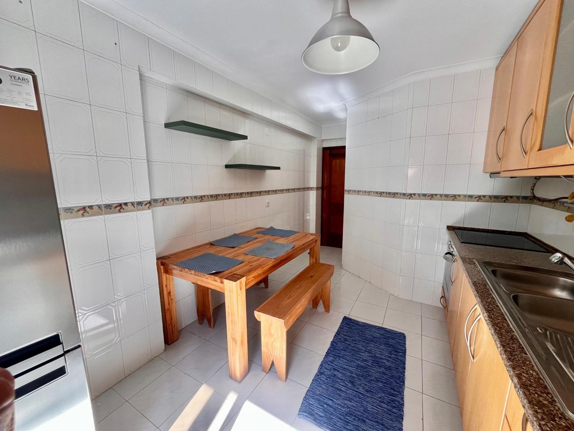 Ferienwohnung Quarto Boa Localizacao Com Cozinha E Casa De Banho Caparica Exterior foto