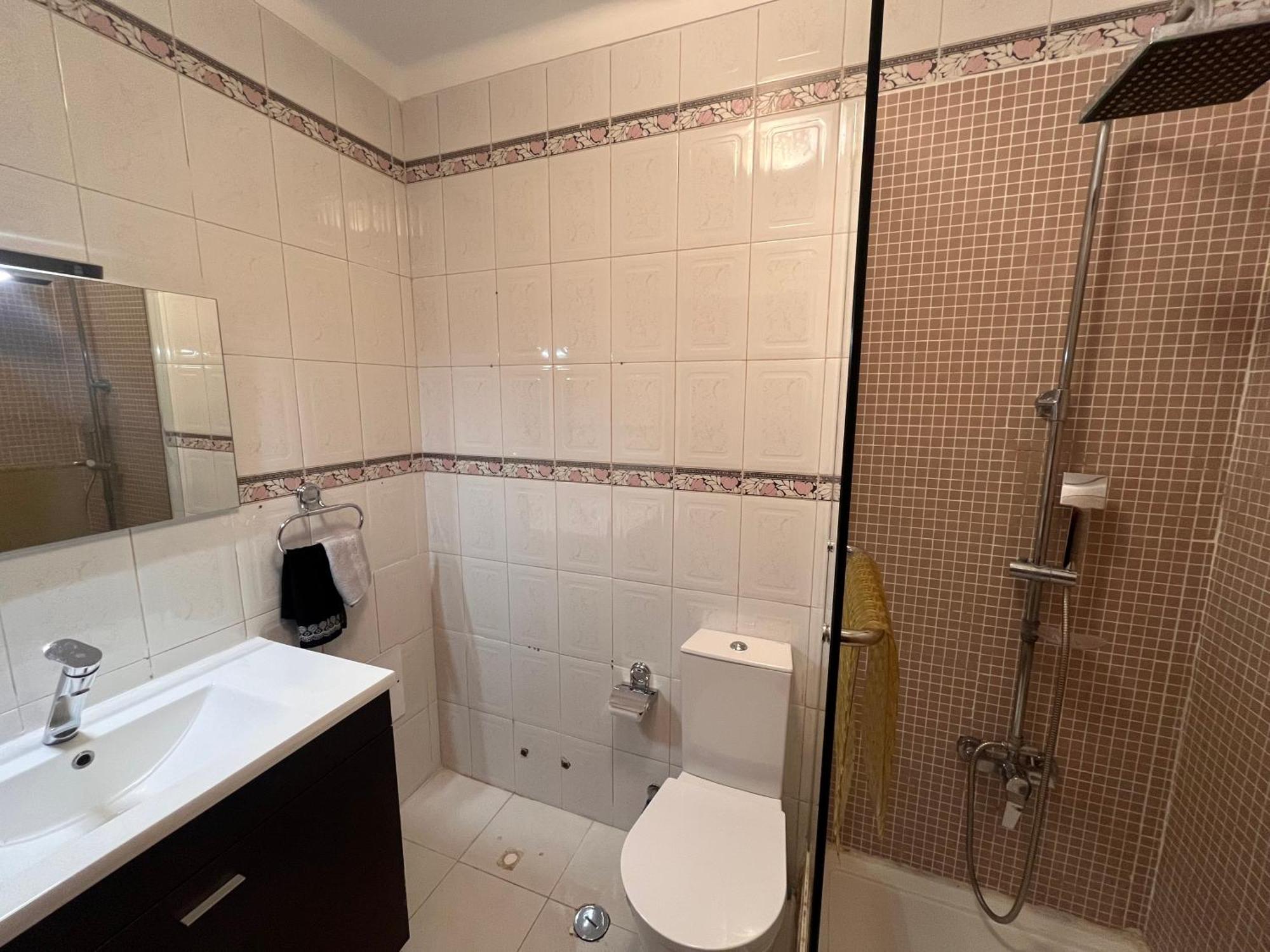 Ferienwohnung Quarto Boa Localizacao Com Cozinha E Casa De Banho Caparica Exterior foto