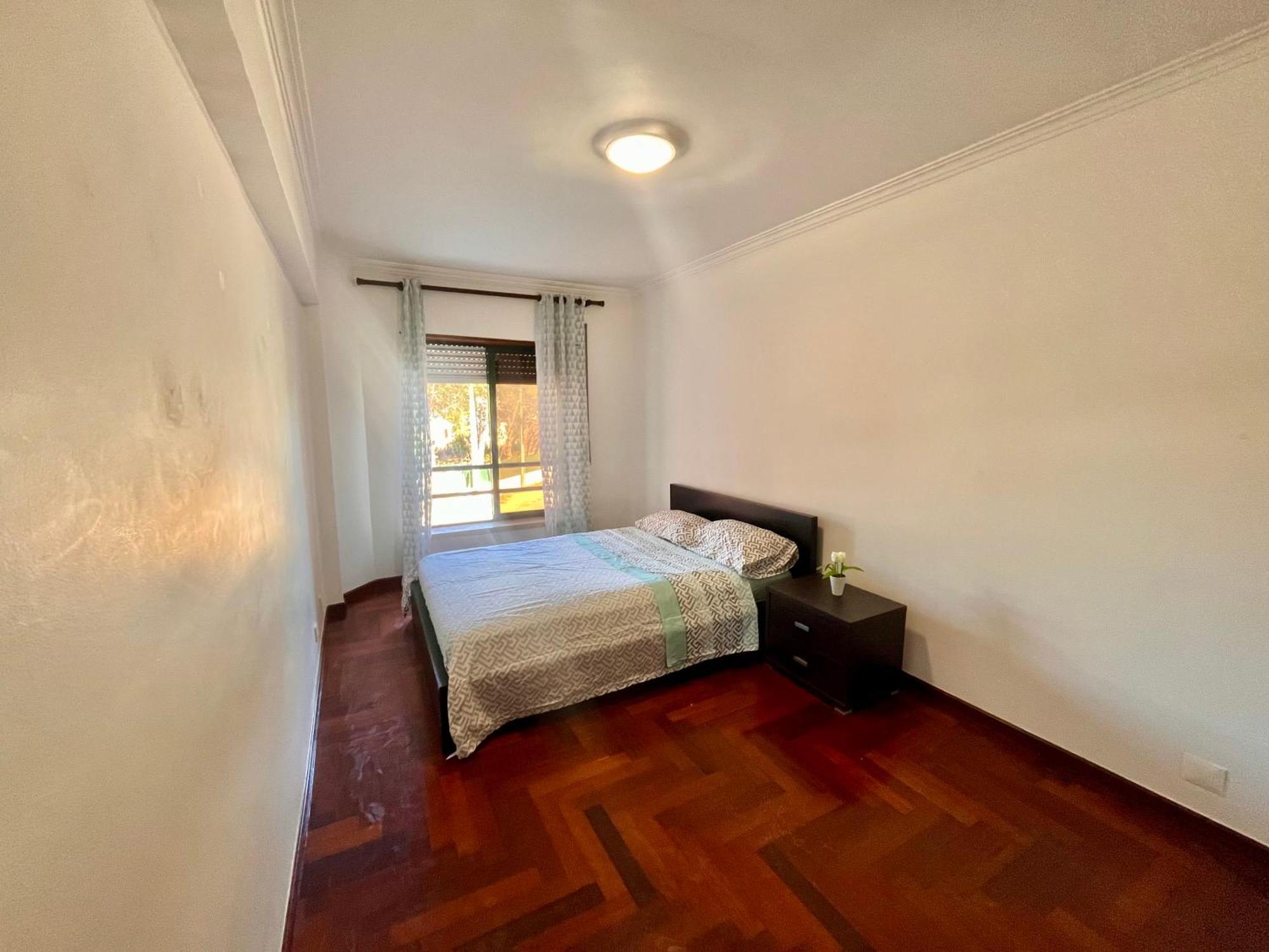 Ferienwohnung Quarto Boa Localizacao Com Cozinha E Casa De Banho Caparica Exterior foto