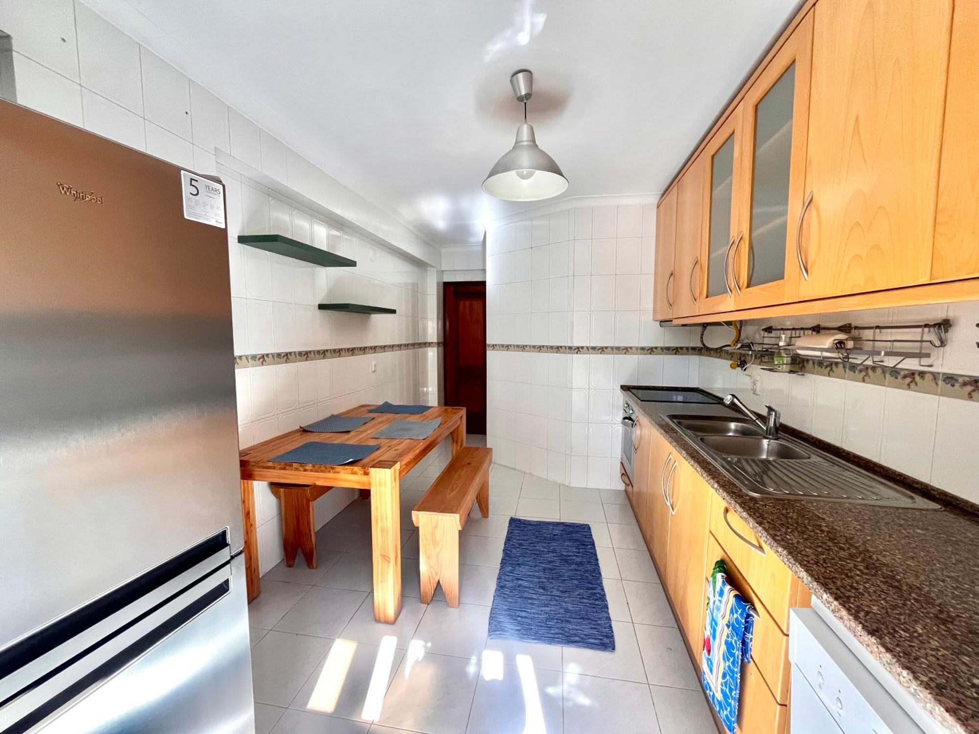 Ferienwohnung Quarto Boa Localizacao Com Cozinha E Casa De Banho Caparica Exterior foto