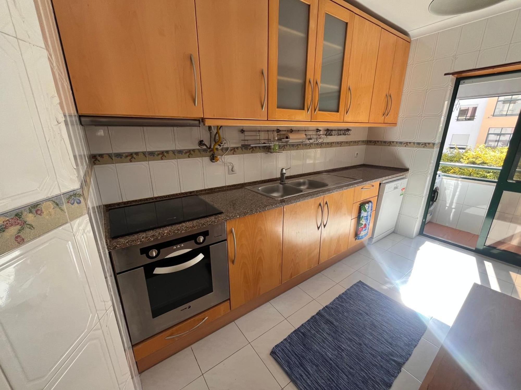 Ferienwohnung Quarto Boa Localizacao Com Cozinha E Casa De Banho Caparica Exterior foto