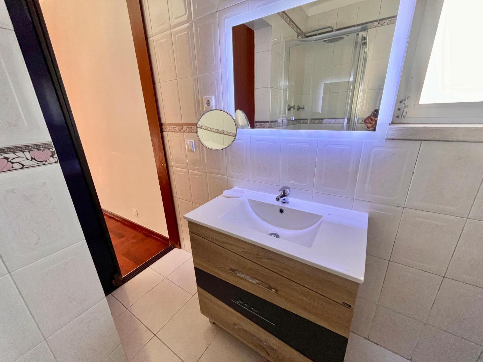 Ferienwohnung Quarto Boa Localizacao Com Cozinha E Casa De Banho Caparica Exterior foto